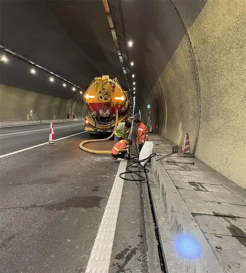 任丘隧道排水渠清淤